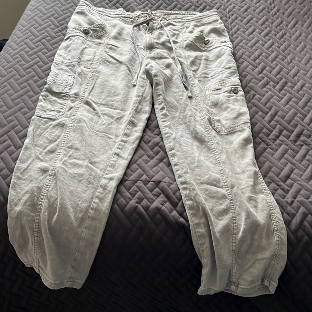 American Eagle High waisted cargo tapered pant , olive , 18short, like new